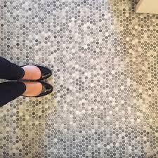 Penny tiles are round, mosaic tiles about the size of pennies. 45 Trendy Penny Tiles Ideas For Bathrooms Digsdigs