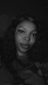 If she doesn't make yo heart skip a beat every time you see her, she ain't  the one, if her presence doesn't make you feel like it's the first time all  the