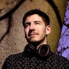 Mona Beaty's Instagram, Twitter & Facebook