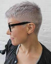 10 Tinten Grijs Welke Snelkoppeling In Deze Geweldige Kleur Zou Jij Kiezen Extrem Kurze Haare Frauen Kurze Pixie Frisuren Haarschnitt Kurz