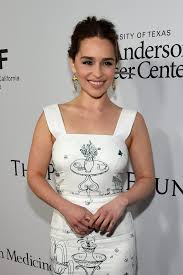 Latest news on emilia clarke including updates on her movies, tv shows and character daenerys targaryen on game of thrones, plus stories on her instagram. Emilia Clarke Bob Photos Mdash Emilia Clarke Hairstyles Instyle