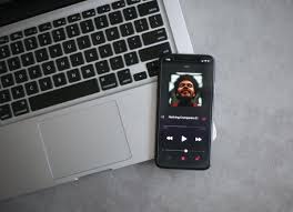 To honor juneteenth 2021, apple music commissioned a specially curated group of cover songs and originals from black musicians for the #freedomsongs. Apple Music Lossless Audio Nicht Mit Airpods Hires Lossless Nur Mit Dac