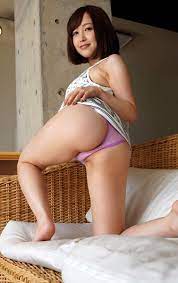 篠田ゆうの尻画像！丸みを帯びた激エロフォルムがたまらんｗ