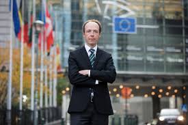 Halla aho top 3 2020 perussuomalaiset. Jussi Halla Aho Somalien Kotouttamisesta Siirryttava Laajamittaiseen Kotiuttamiseen