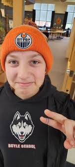 One of these pics doesn't belong here......🤔🤔 🏒🏒GOOOOO OILERS!!!!!!‼️‼️