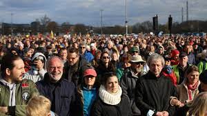 Und doch kam es vereinzelt zu zusammenstößen und gewaltandrohungen. Ngo B2iwqwpcxm
