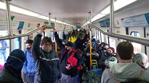 Domingos tren roca 2021 república argentina importante: Patronales Irresponsables Mantene Distancia Si Podes Fallas Tecnicas Y Amontonamiento En El Tren Roca