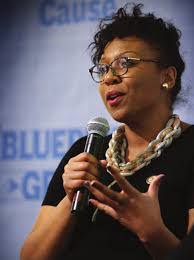 Bobbie Cheeks's Instagram, Twitter & Facebook