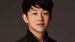 Korean singer Choi Sung-bong, who faked cancer, found dead day after  sharing note