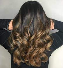Couleur de cheveux rouge écharpe femme manteau noir. 70 Flattering Balayage Hair Color Ideas For 2021 Balayage Long Hair Ombre Hair Color For Brunettes Hair Styles