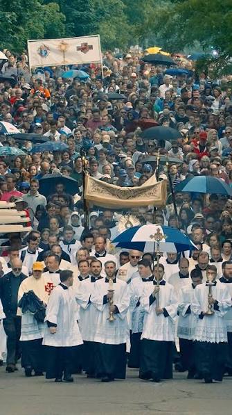 "A Minor Miracle": More than 7,000 people followed Jesus through Saint  Paul, Minnesota, for the Source and Summit Eucharistic Procession.,  #eucharisticrevival #catholic #HolyEucharist #Jesus ...
