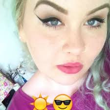 Stream Sarah Derrick music