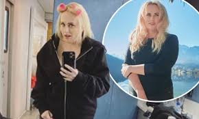 After graduating from the australian thea. Rebel Wilson Shows Off Her Luxurious New Movie Trailer Daily Mail Online