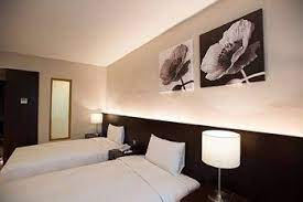 飯店床頭燈 花蓮百事達國際飯店客房 home decor home decor decals furniture