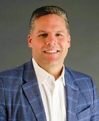 Alex Vizcaino's Instagram, Twitter & Facebook