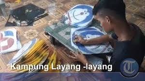 Layangan premium quality layang layang layangan avengers layangan aduan layangan hias layangan kertas. Kampung Layang Layang Ada Di Palembang Youtube
