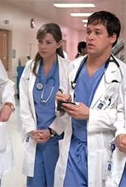 Meredith grey, fille d'un chirurgien très réputé, commence son internat de première année en médecine chirurgicale dans un hôpital de seattle. Grey S Anatomy Season 1 Episode 2 Rotten Tomatoes