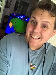 🅰️ b a t h ))). For Alex the Eclectus Birb