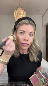 Basically the speed I have to do my makeup when the kids are home  #makeuproutine #makeup #nycmom #vanity #makeupvanity #impressionsvanity  #newyork #tartecosmetics #esteelauder #charlottetilbury ...