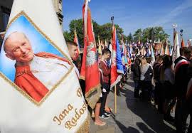 [Obrazek: images?q=tbn:ANd9GcSHemmXye7_EyfMoFjoOgt...g&usqp=CAU]