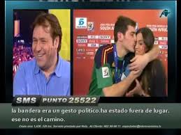 Sara carbonero ricoverata nuovamente per.→ Beso Iker Casillas Y Sara Carbonero En Punto Pelota Youtube