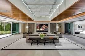 The michael jordan mansion is huge and might be the most expensive house in illinois now. 2700 Point Ln Highland Park Il 60035 Realtor Com