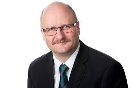 Prof. Dr.-Ing. Robert Hoyer (Fachgebietsleitung Verkehrstechnik und  Transportlogistik)