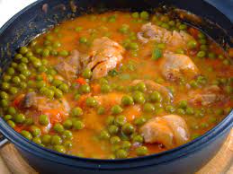 Eu am folosit o mazare la borcan, bio, din comert, foarte fina si frageda. Mancarica De Mazare Cu Carne De Pui