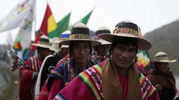 Resultado de imagem para la paz bolivia índios cantam"