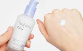 Always apply it to clean and damp skin, lock it in, and consult your derm if you're noticing anything unusual. Wow It S Skin Hyaluronic Acid Moisture Line K Beauty Blog Europe
