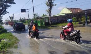 Maybe you would like to learn more about one of these? Kawasan Sekitar Pabrik Sritex Sukoharjo Sering Banjir Biang Keladinya Drainase Dan Kali Langsur