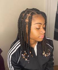 Knotless braids are shaping up to be 2021's biggest trend! Scooper News Excellent Small Knotless Box Braids Styles For 2021