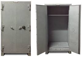 $950.00 + shipping + shipping + shipping. Herring Hall Marvin Iron Safe 2823 Empire Safe