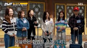 친구인 준석이 죽자 그의 아들 정후를 데려다 심부름꾼 일을 가르친다. Vc32jkyqiquu9m
