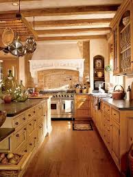 Trouver La Meilleure Cuisine Feng Shui Dans La Galerie Cuisines De Style Italien Decor Italien Rustique Maison Italienne
