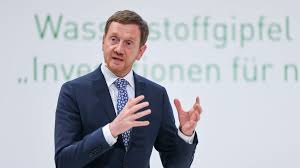 Januar gilt eine erweiterte maskenpflicht. Sachsen Schafft Maskenpflicht Ab Weil Paar Spinner Rumheulen Wie Babys Twitter Zerpfluckt Sachsen Entscheidung News De