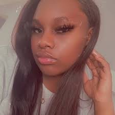 This story is so sad. She was only 19 years old (Davonye Cummings) a mother  of 4. A few days after she gave birth to her twin daughters. Her twins  father Terrance