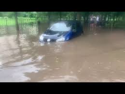 Суперливень охладил москву ценой затопленных улиц и станций метро. Na Moskvu Obrushilsya Shtorm Zatopilo Magistrali I Podzemny Perehody Vot Tak