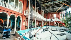 Corona Therme Erding Therme Drangt Auf Rasche Offnung Erding