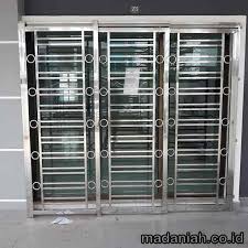Ada banyak sekali bahan material yang bisa dipilih dalam memasang teralis jendela yang minimalis, seperti kayu, besi, stainless steel dan lain sebagainya. Harga Teralis Stainless Steel Klaten Murah Berkualitas Madaniah