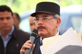 Danilo visita caficultores de Villa Trina y aprueba propuesta de pescadores  Presa de Rincón