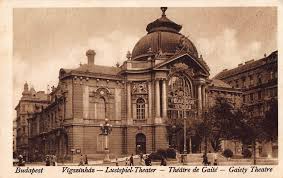 A vígszínház aktuális programját itt találja! Budapest Vigszinhaz Lustspiel Theater Theatre De Gaite Ngl 149 987 Ansichtskartenwelt De