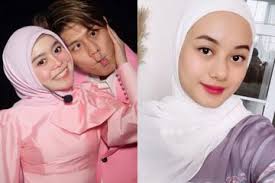 15,626 likes · 393 talking about this. Gimana Sih Lesti Kejora Malah Bandingkan Rizky Billar Dan Rey Mbayang Di Depan Dinda Hauw Waduh Kayak Langit Bumi Semua Halaman Grid Fame