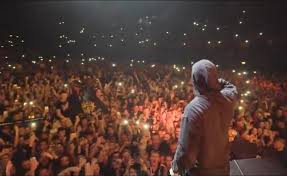 Maks Korzh Vylozhil Video O Tom Kak Koncert V Kazani Vyzval Zemletryasenie Realnoe Vremya