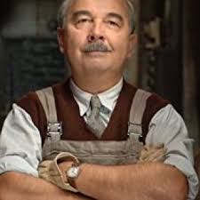 Bernard Morin (played by Gérard Jugnot) outfits