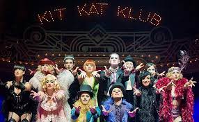 Hacer reír a las personas es un proceso más complicado de lo que te puedes imaginar. El Principal Ofrece Una Obra Maestra Del Teatro Musical Cabaret Ayuntamiento De Alicante