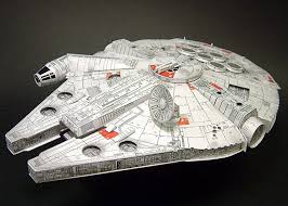 The Millennium Falcon Is A Spacecraft In The Star Wars Universe Commanded By Smuggler Han Solo And His Wookiee Free Paper Models Star Wars Awesome Paper Models