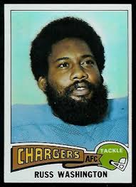 1975 Topps Football Card #335: Russ Washington
