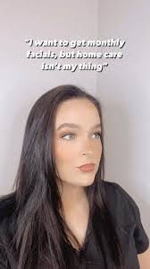 Samantha Ritchie's Instagram, Twitter & Facebook