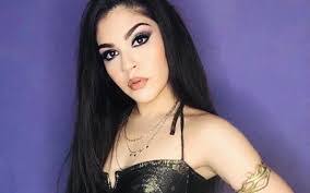 Brenda Santa's Instagram, Twitter & Facebook